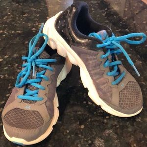 Boys Under Armour tennis shoes